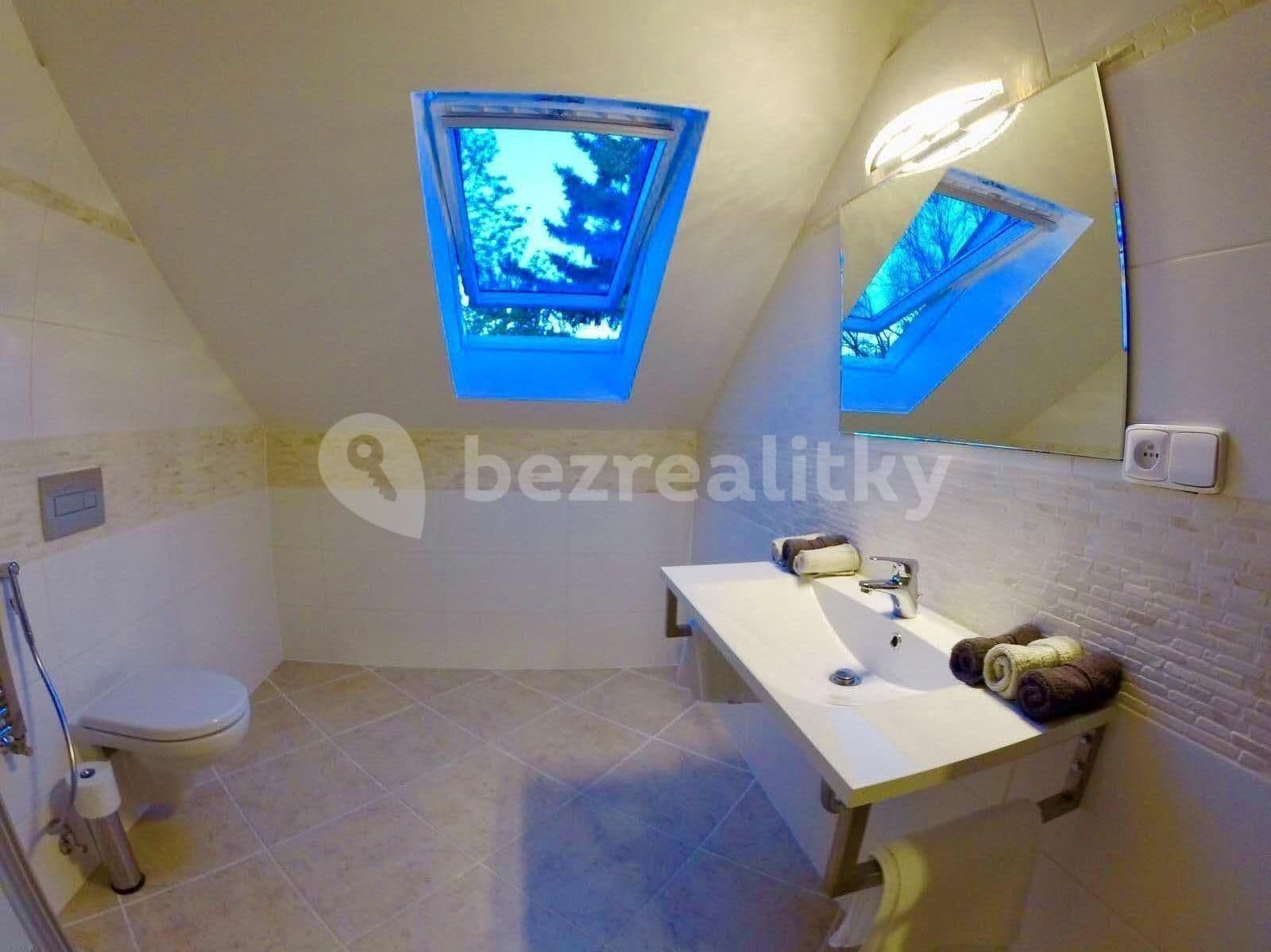 Prenájom bytu 2-izbový 74 m², K Pitkovicům, Praha, Praha Prenájom bytu 2-izbový 74 m², K Pitkovicům, Praha, Praha