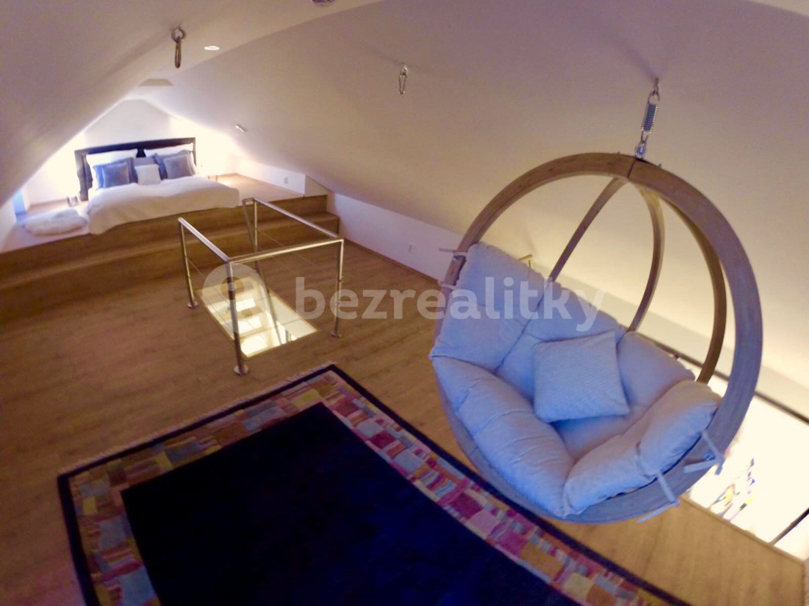 Prenájom bytu 2-izbový 74 m², K Pitkovicům, Praha, Praha Prenájom bytu 2-izbový 74 m², K Pitkovicům, Praha, Praha