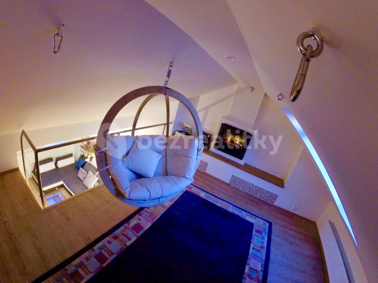 Prenájom bytu 2-izbový 74 m², K Pitkovicům, Praha, Praha Prenájom bytu 2-izbový 74 m², K Pitkovicům, Praha, Praha