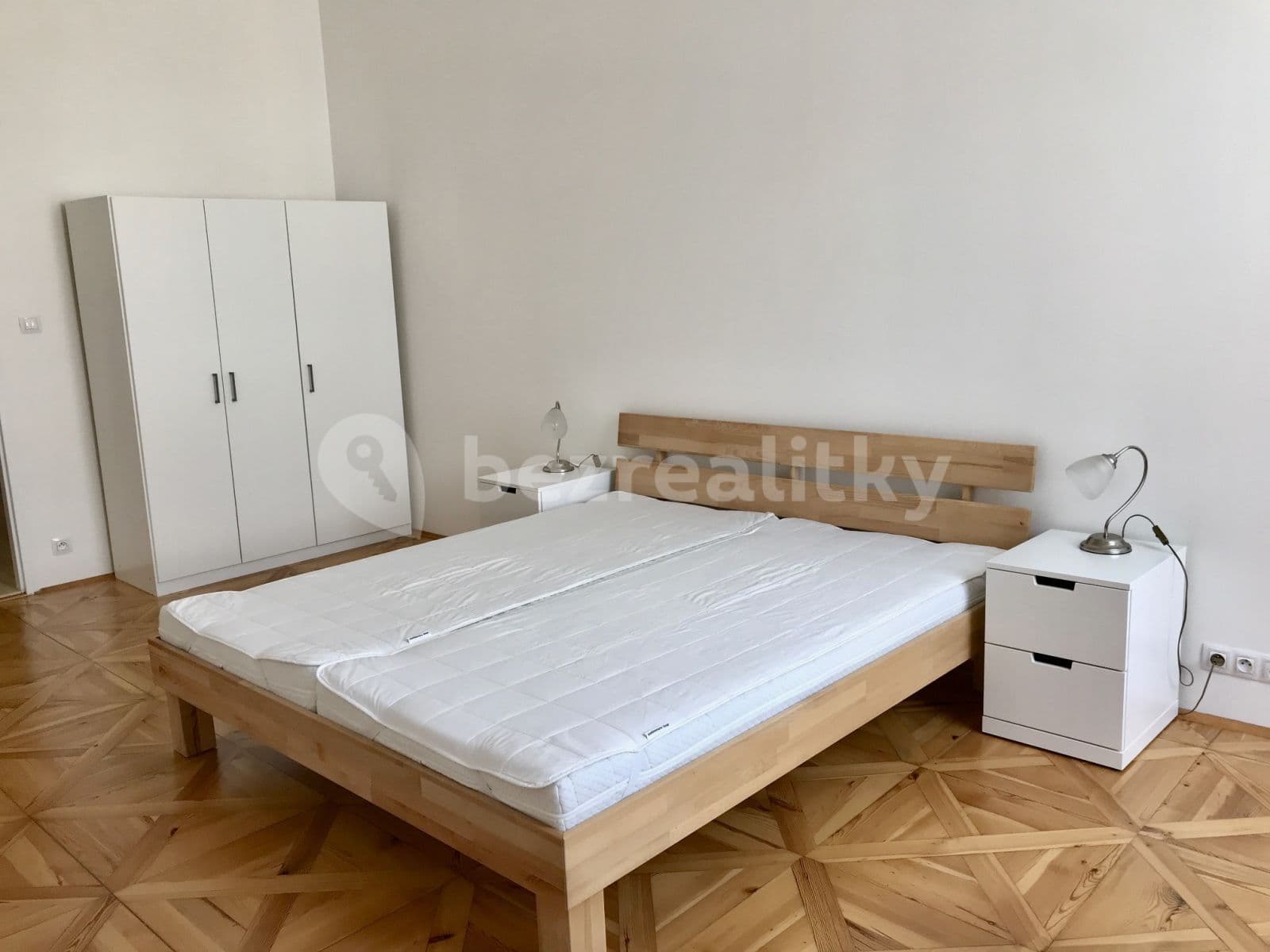 Prenájom bytu 2-izbový 78 m², Štěpánská, Praha, Praha Prenájom bytu 2-izbový 78 m², Štěpánská, Praha, Praha