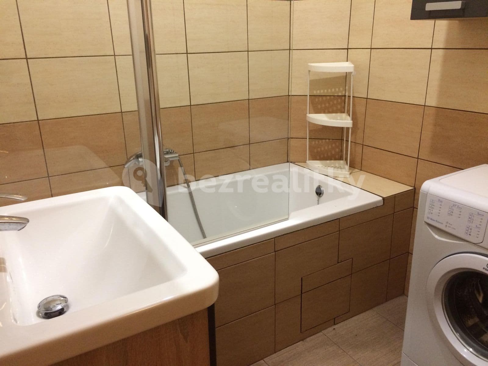 Prenájom bytu 2-izbový 38 m², Lounských, Praha, Praha Prenájom bytu 2-izbový 38 m², Lounských, Praha, Praha