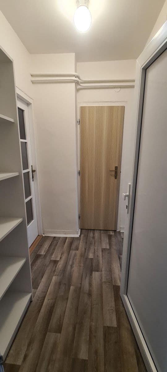 Prenájom bytu 2-izbový 35 m², Sibiřská, Brno, Jihomoravský kraj Prenájom bytu 2-izbový 35 m², Sibiřská, Brno, Jihomoravský kraj