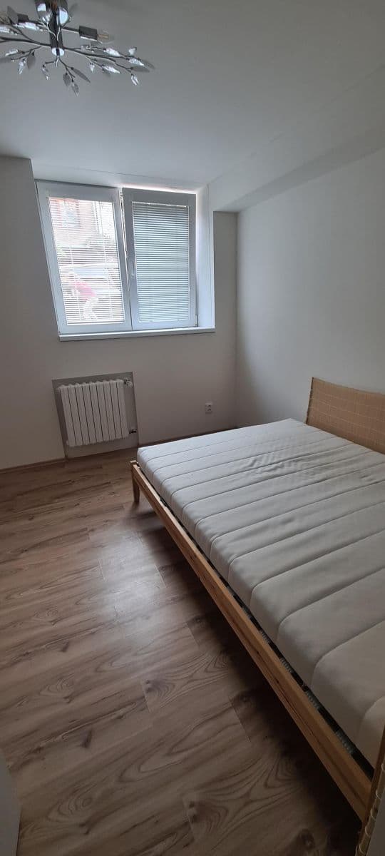 Prenájom bytu 2-izbový 35 m², Sibiřská, Brno, Jihomoravský kraj Prenájom bytu 2-izbový 35 m², Sibiřská, Brno, Jihomoravský kraj