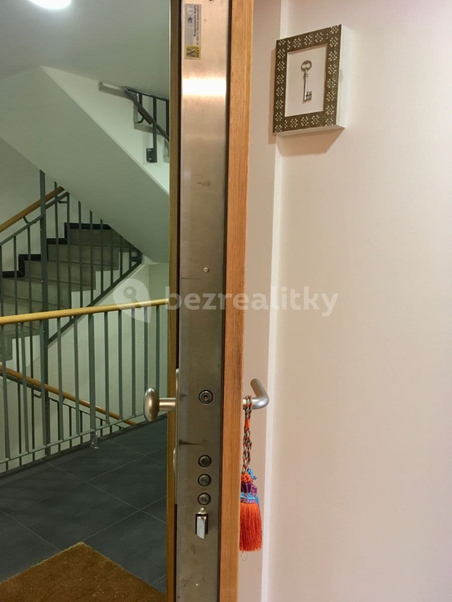 Prenájom bytu 2-izbový 54 m², Linhartova, Praha, Praha Prenájom bytu 2-izbový 54 m², Linhartova, Praha, Praha
