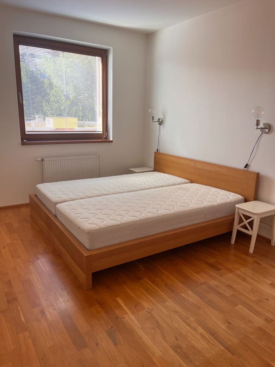 Prenájom bytu 2-izbový 54 m², Linhartova, Praha, Praha Prenájom bytu 2-izbový 54 m², Linhartova, Praha, Praha