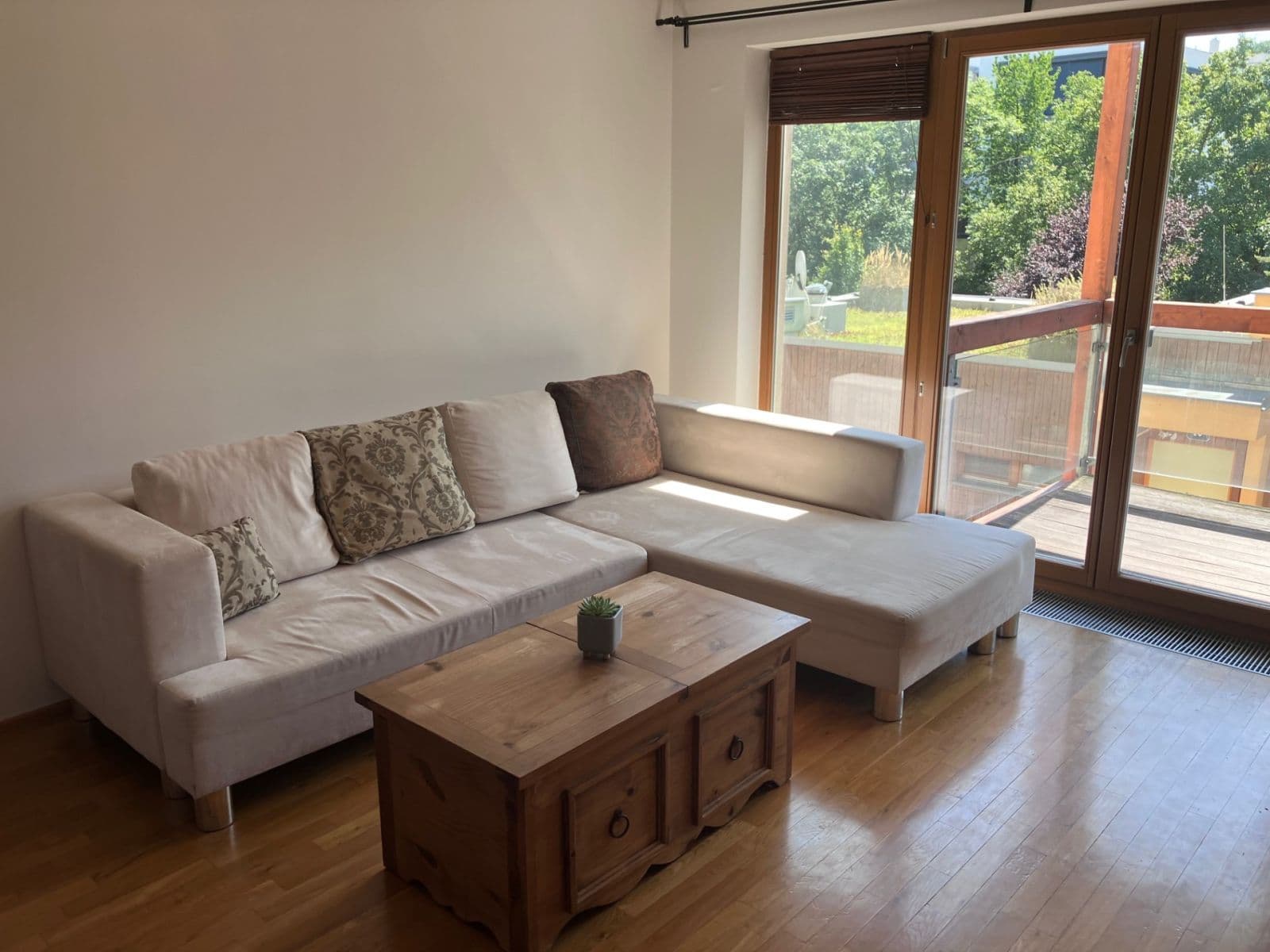 Prenájom bytu 2-izbový 54 m², Linhartova, Praha, Praha Prenájom bytu 2-izbový 54 m², Linhartova, Praha, Praha
