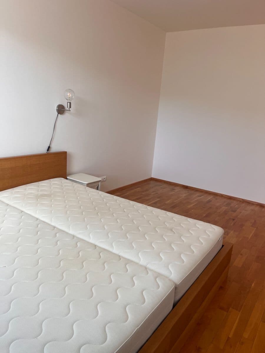 Prenájom bytu 2-izbový 54 m², Linhartova, Praha, Praha Prenájom bytu 2-izbový 54 m², Linhartova, Praha, Praha