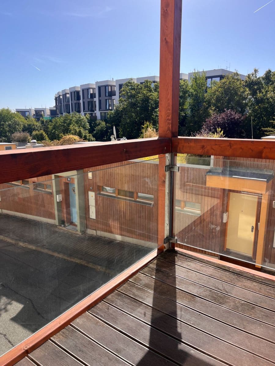 Prenájom bytu 2-izbový 54 m², Linhartova, Praha, Praha Prenájom bytu 2-izbový 54 m², Linhartova, Praha, Praha
