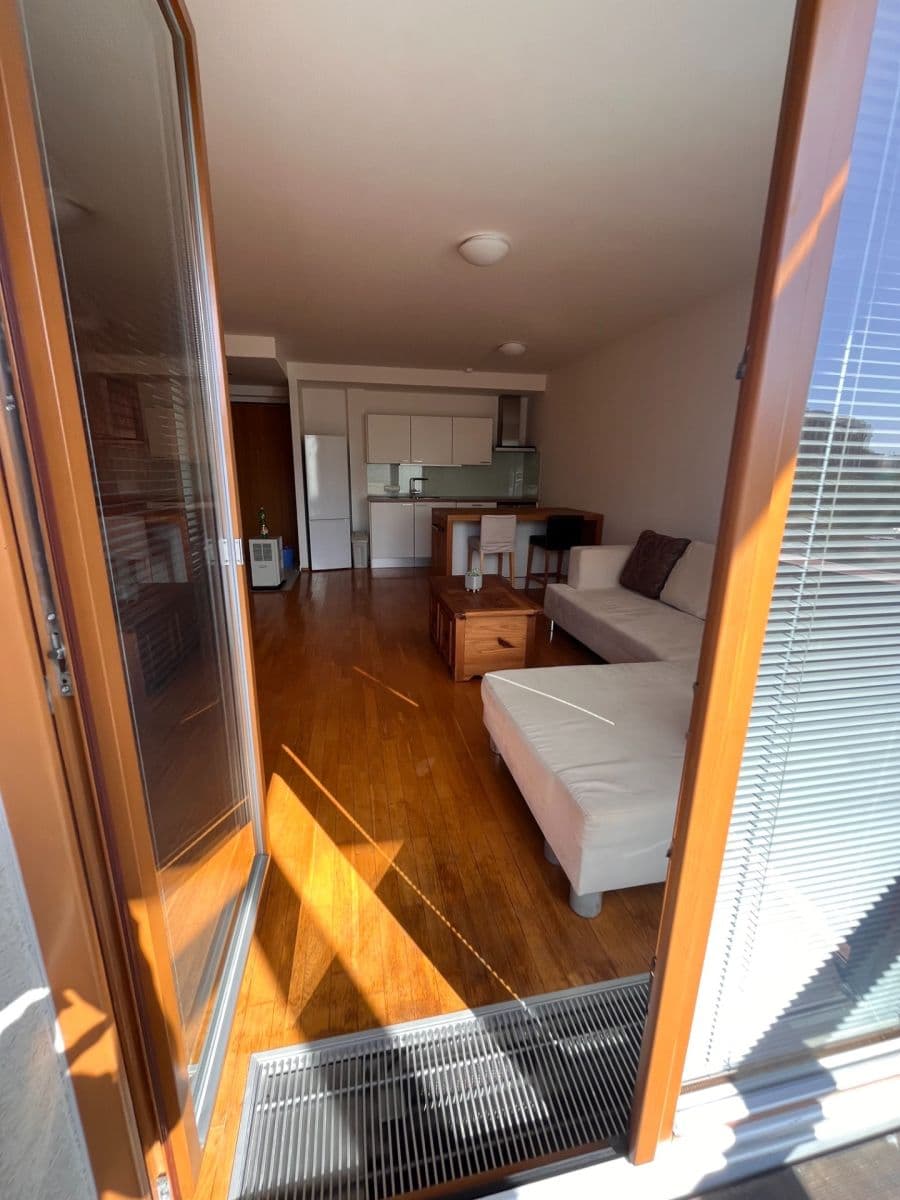 Prenájom bytu 2-izbový 54 m², Linhartova, Praha, Praha Prenájom bytu 2-izbový 54 m², Linhartova, Praha, Praha