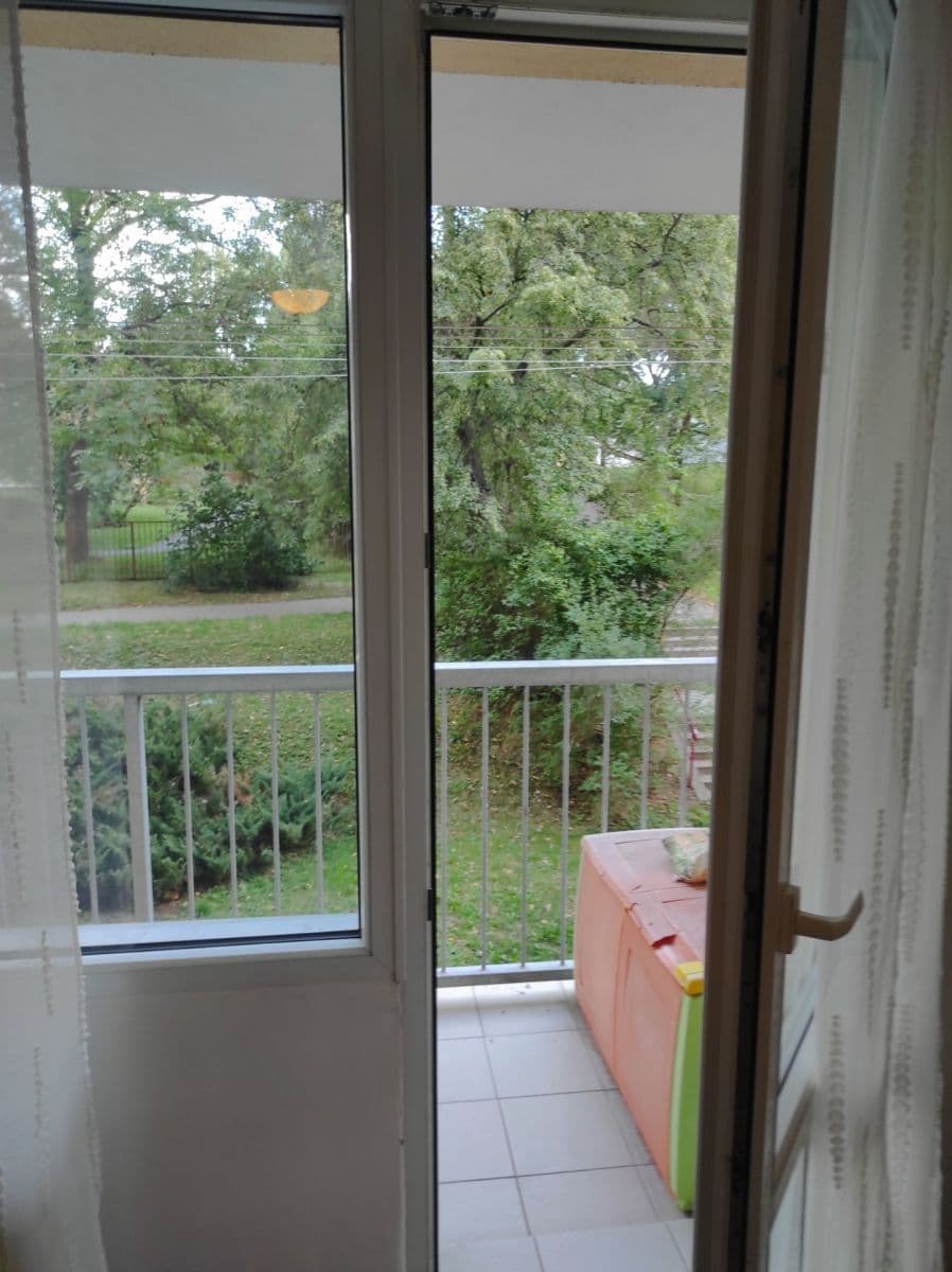 Prenájom bytu 3-izbový 60 m², K Lipám, Praha, Praha Prenájom bytu 3-izbový 60 m², K Lipám, Praha, Praha