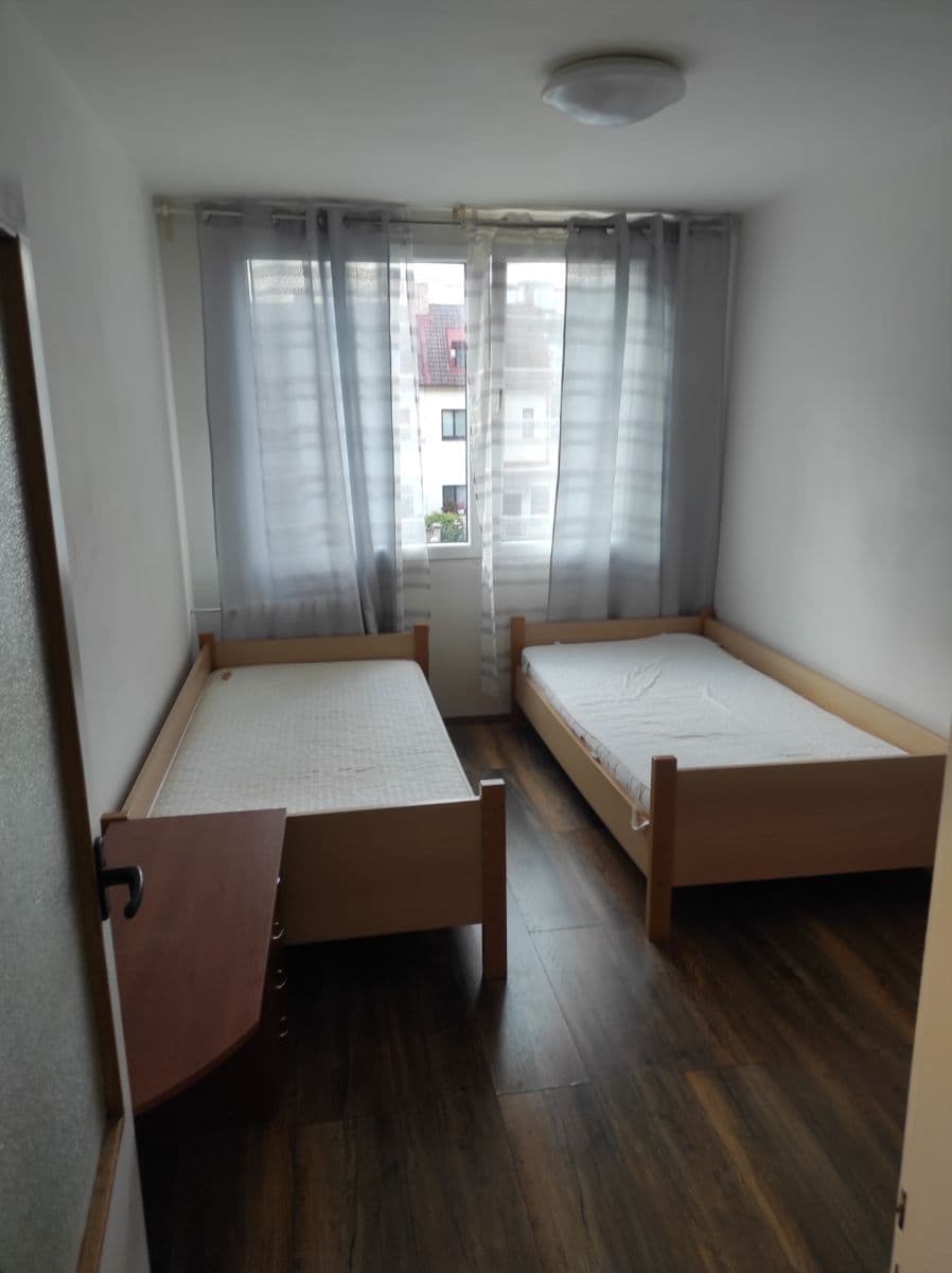 Prenájom bytu 3-izbový 60 m², K Lipám, Praha, Praha Prenájom bytu 3-izbový 60 m², K Lipám, Praha, Praha