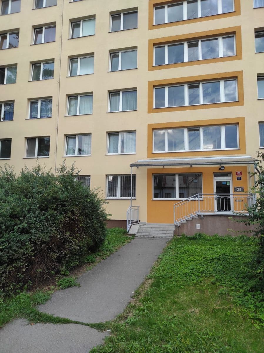 Prenájom bytu 3-izbový 60 m², K Lipám, Praha, Praha Prenájom bytu 3-izbový 60 m², K Lipám, Praha, Praha