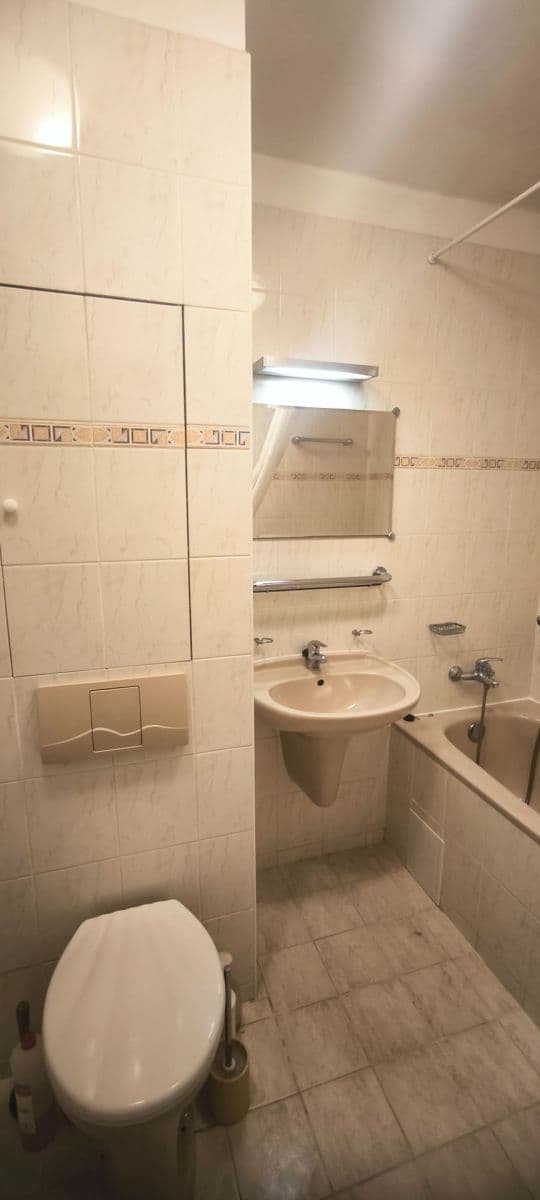 Prenájom bytu 3-izbový 72 m², Kovařovicova, Praha, Praha Prenájom bytu 3-izbový 72 m², Kovařovicova, Praha, Praha
