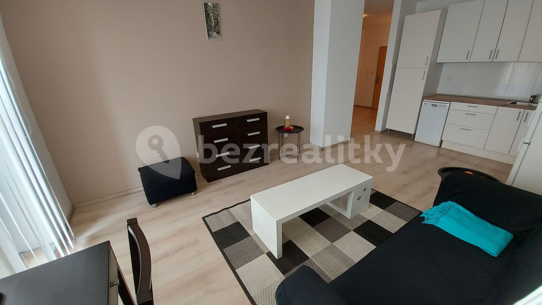 Prenájom bytu 2-izbový 56 m², Čečinová, Ružinov, Bratislavský kraj