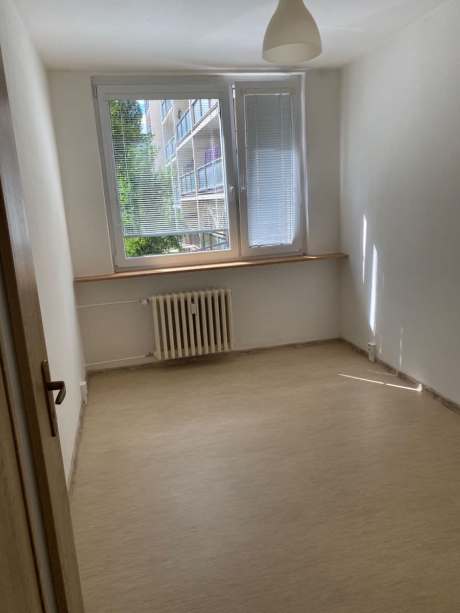 Prenájom bytu 3-izbový 72 m², Ostravská, Praha, Praha Prenájom bytu 3-izbový 72 m², Ostravská, Praha, Praha