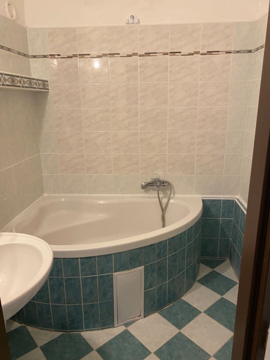Prenájom bytu 3-izbový 72 m², Ostravská, Praha, Praha Prenájom bytu 3-izbový 72 m², Ostravská, Praha, Praha