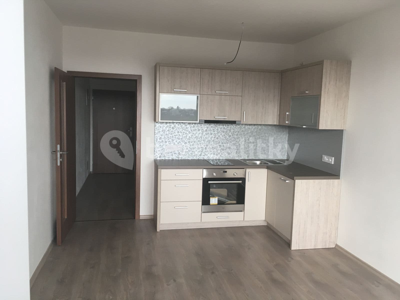Prenájom bytu 1-izbový 30 m², Topolová, Olomouc, Olomoucký kraj Prenájom bytu 1-izbový 30 m², Topolová, Olomouc, Olomoucký kraj
