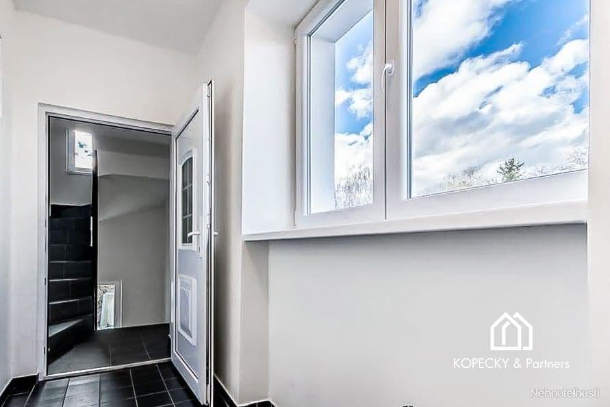Prenájom bytu 2-izbový 60 m², Moravanská, Praha, Praha Prenájom bytu 2-izbový 60 m², Moravanská, Praha, Praha
