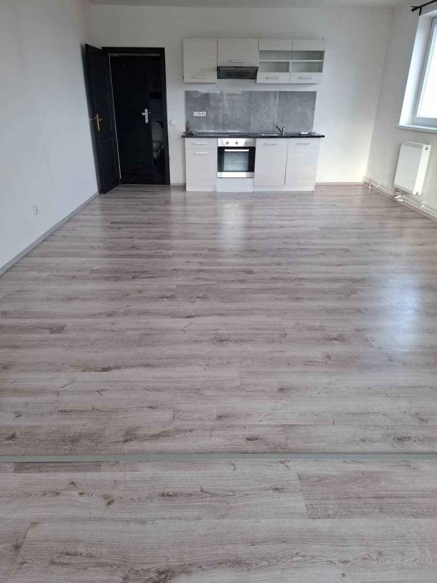 Prenájom bytu 2-izbový 60 m², Moravanská, Praha, Praha Prenájom bytu 2-izbový 60 m², Moravanská, Praha, Praha