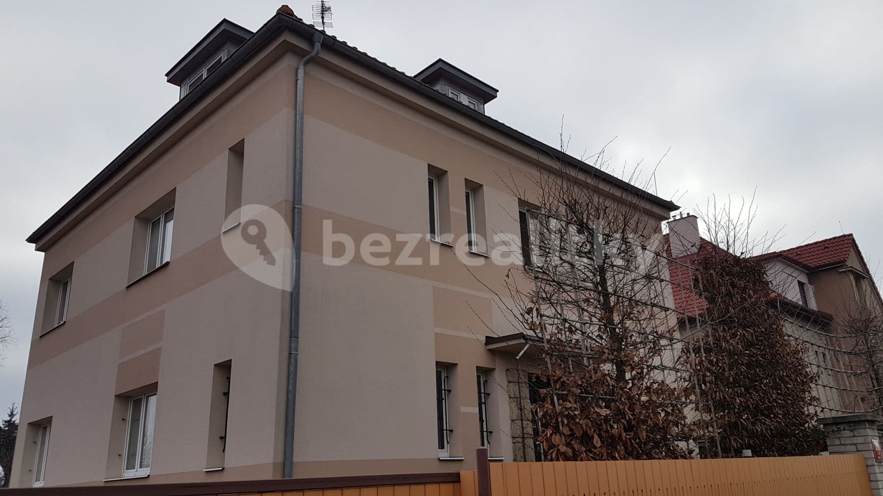 Prenájom bytu 3-izbový 85 m², Zelený pruh, Praha, Praha Prenájom bytu 3-izbový 85 m², Zelený pruh, Praha, Praha