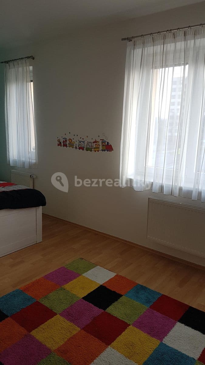 Prenájom bytu 3-izbový 85 m², Zelený pruh, Praha, Praha Prenájom bytu 3-izbový 85 m², Zelený pruh, Praha, Praha