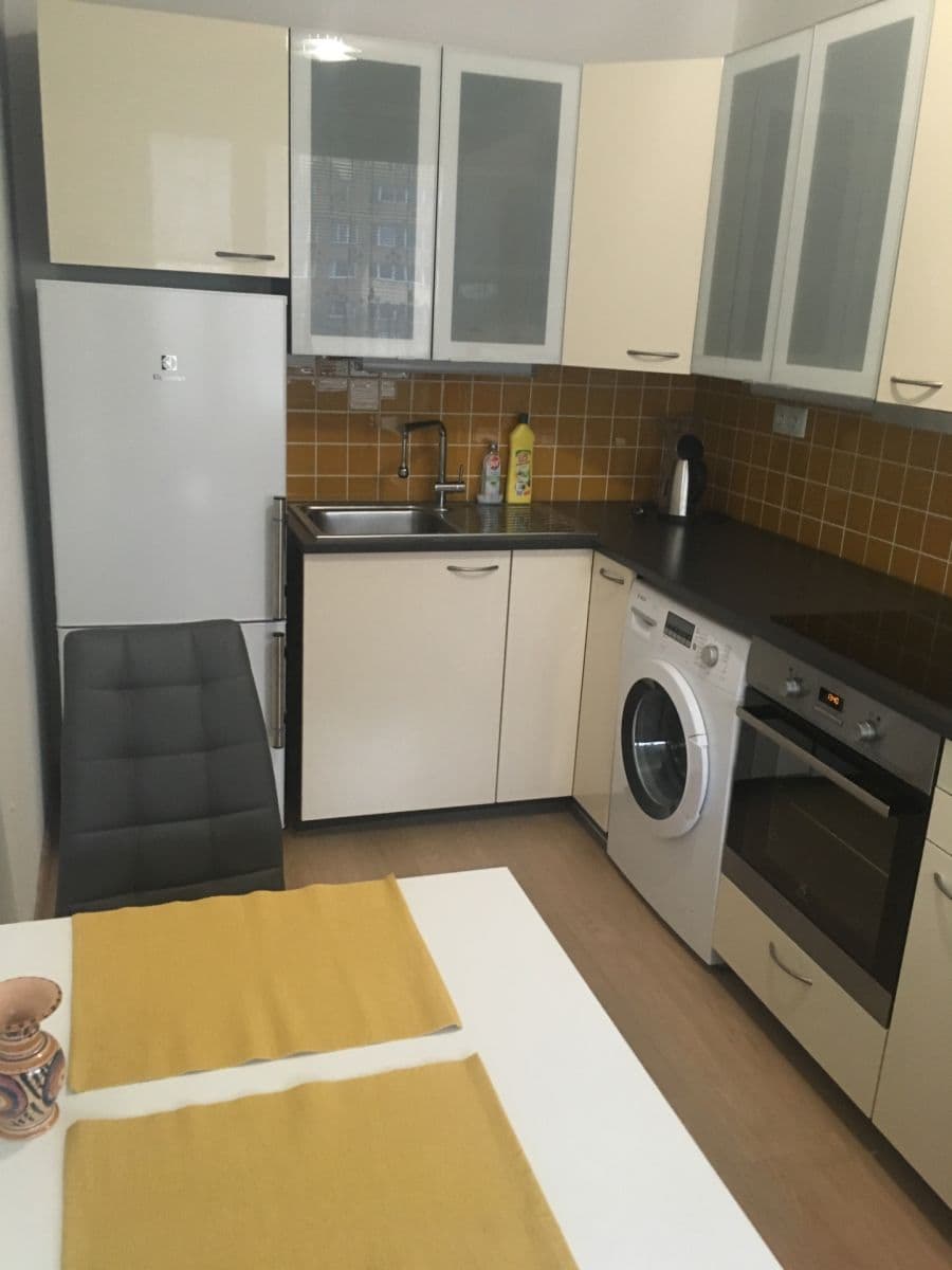 Prenájom bytu 1-izbový 36 m², Hurbanova, Praha, Praha Prenájom bytu 1-izbový 36 m², Hurbanova, Praha, Praha