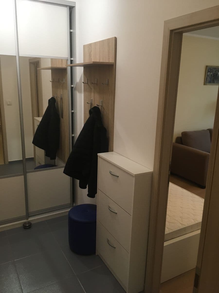 Prenájom bytu 1-izbový 36 m², Hurbanova, Praha, Praha Prenájom bytu 1-izbový 36 m², Hurbanova, Praha, Praha