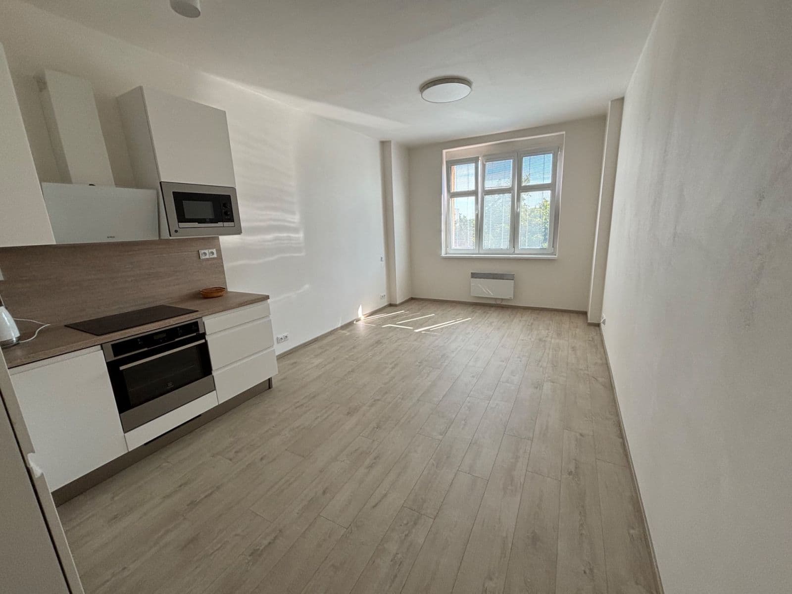 Prenájom bytu 1-izbový 33 m², Černokostelecká, Praha, Praha Prenájom bytu 1-izbový 33 m², Černokostelecká, Praha, Praha