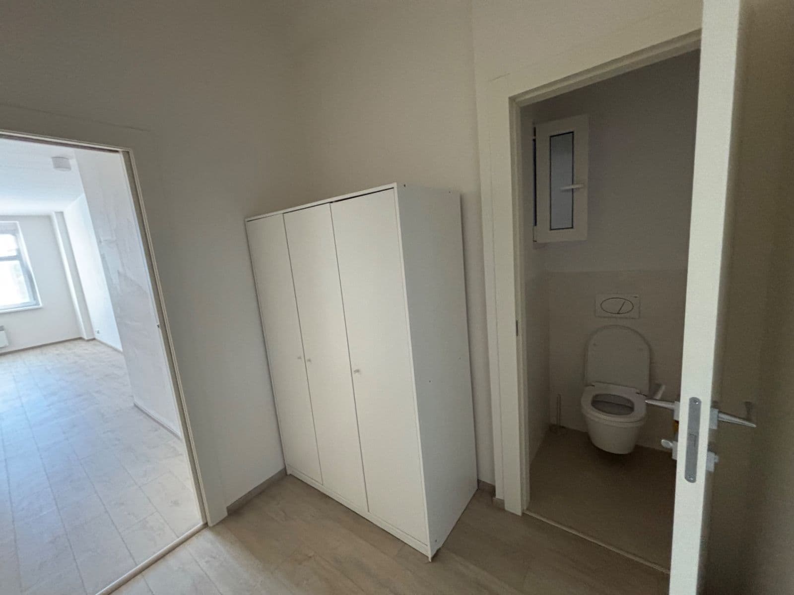 Prenájom bytu 1-izbový 33 m², Černokostelecká, Praha, Praha Prenájom bytu 1-izbový 33 m², Černokostelecká, Praha, Praha