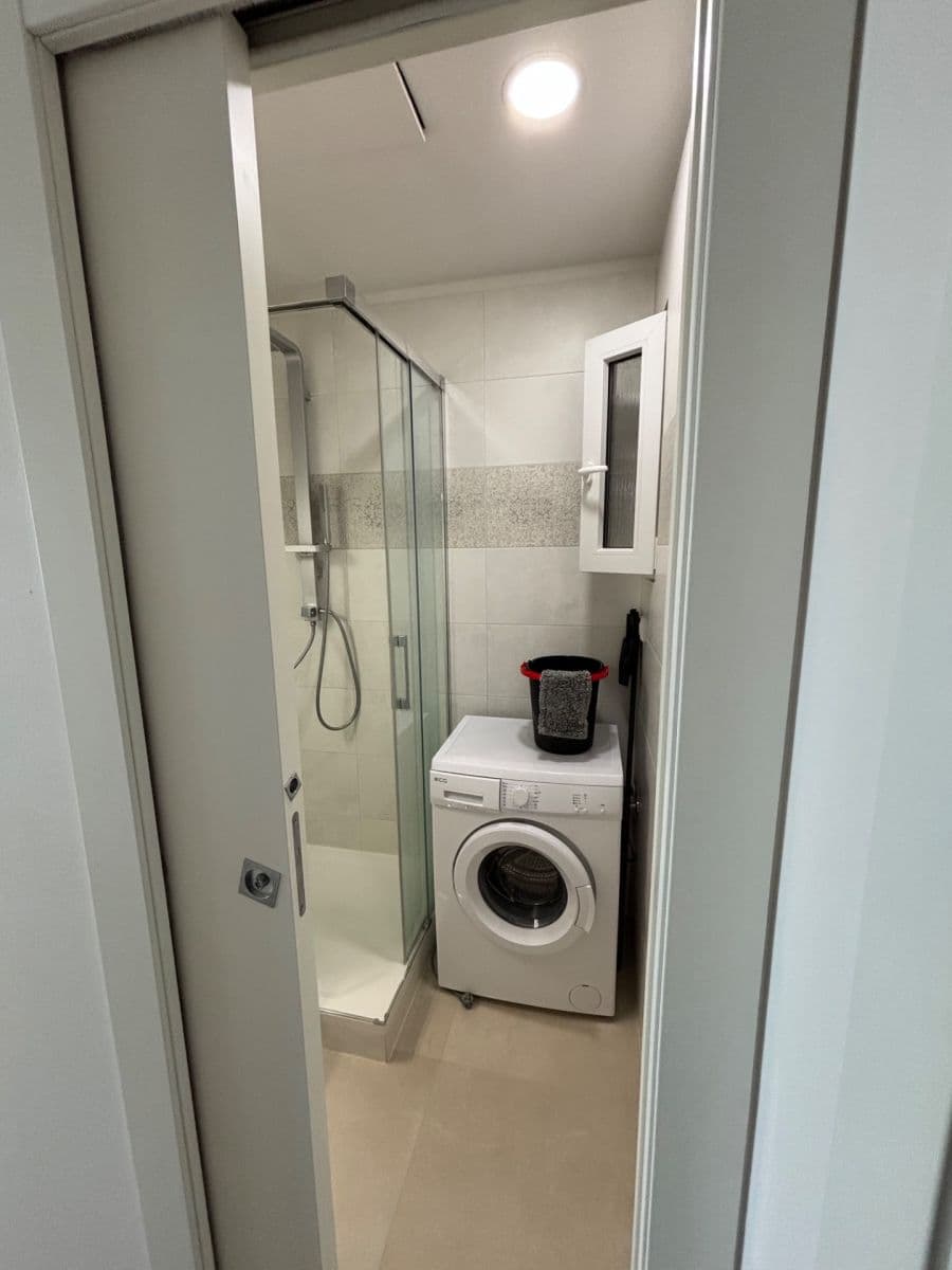 Prenájom bytu 1-izbový 33 m², Černokostelecká, Praha, Praha Prenájom bytu 1-izbový 33 m², Černokostelecká, Praha, Praha