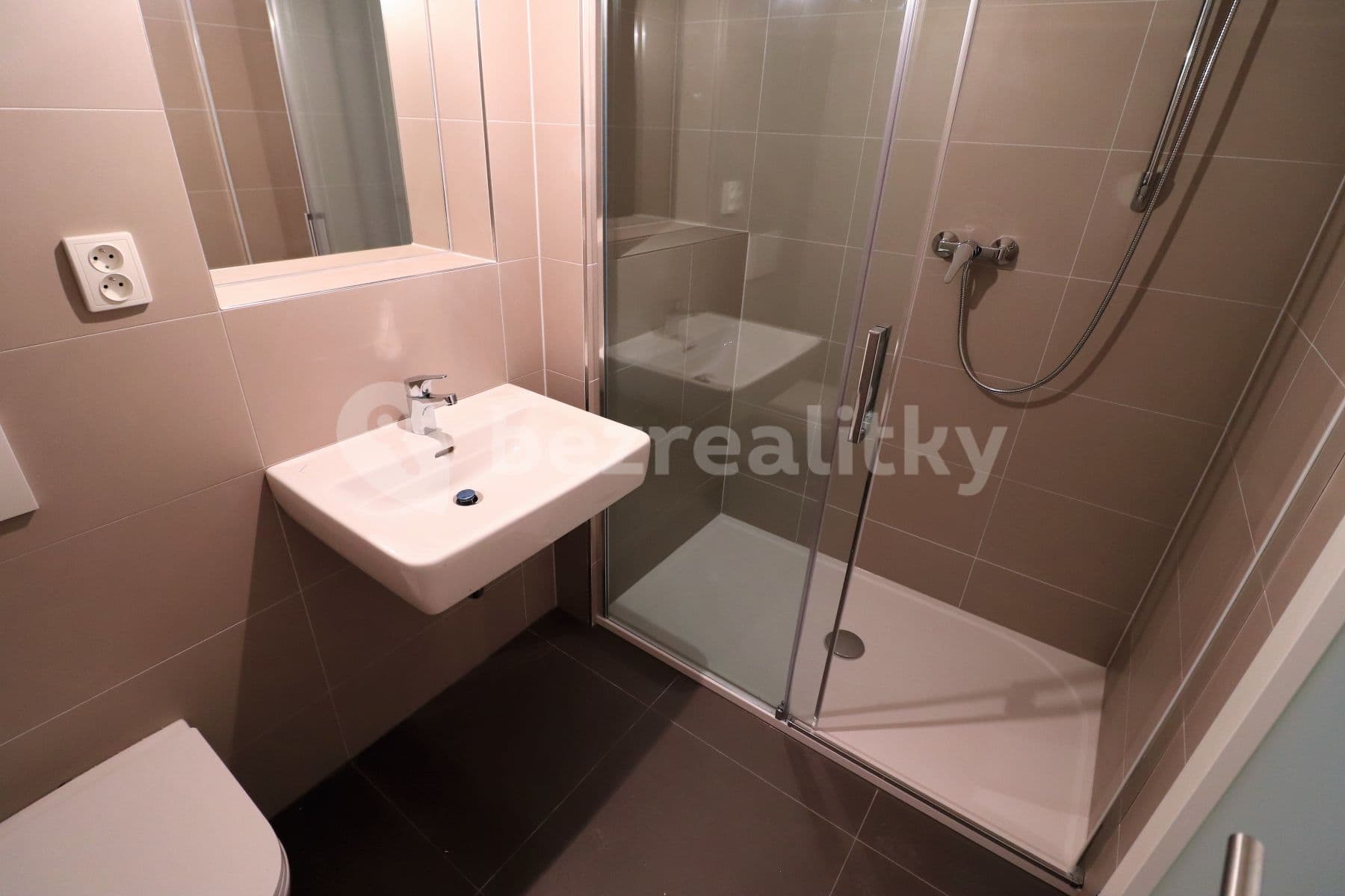 Prenájom bytu 2-izbový 56 m², Hlaváčkova, Praha, Praha Prenájom bytu 2-izbový 56 m², Hlaváčkova, Praha, Praha