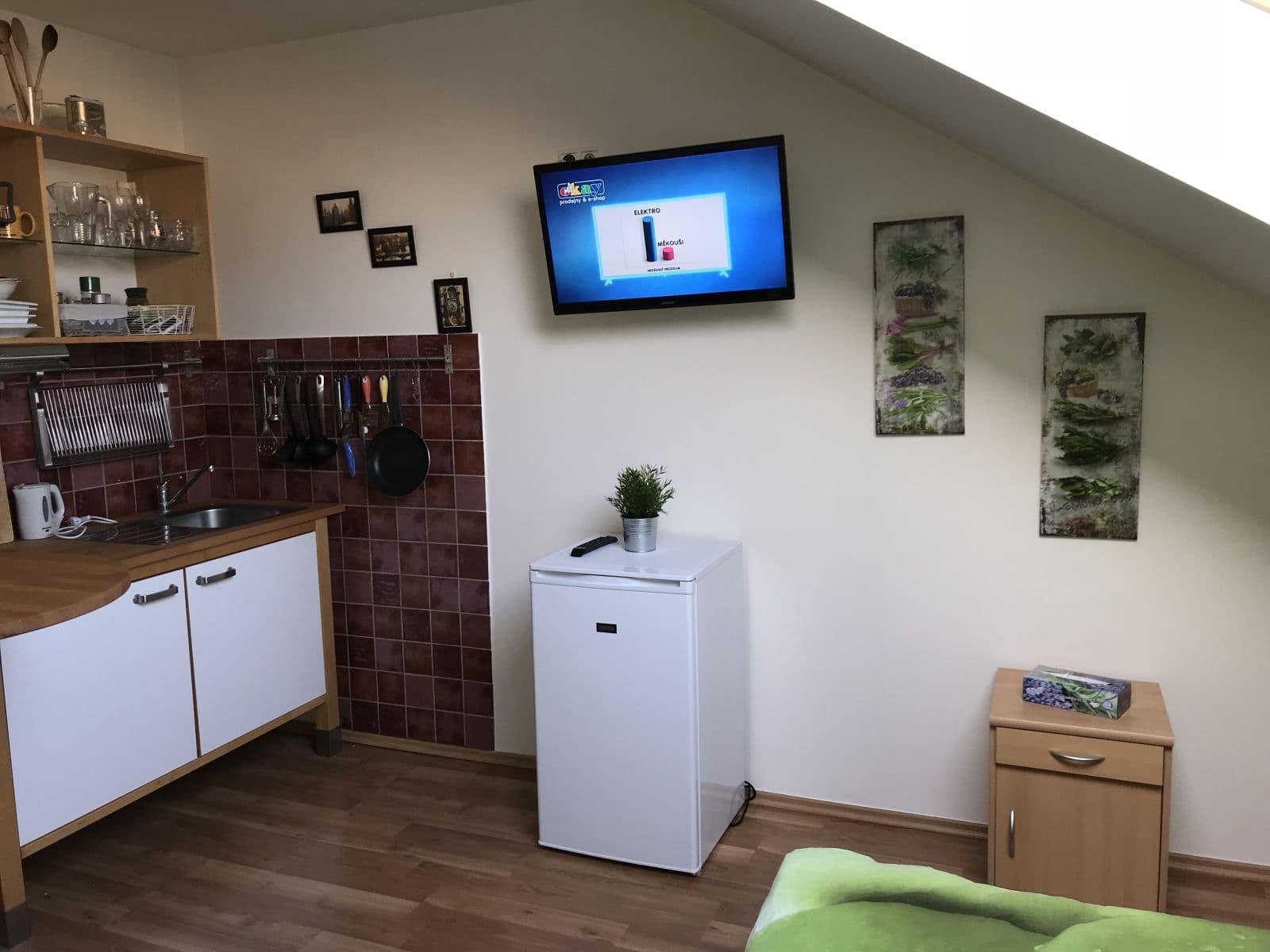 Prenájom bytu 1-izbový 30 m², Kodaňská, Praha, Praha Prenájom bytu 1-izbový 30 m², Kodaňská, Praha, Praha