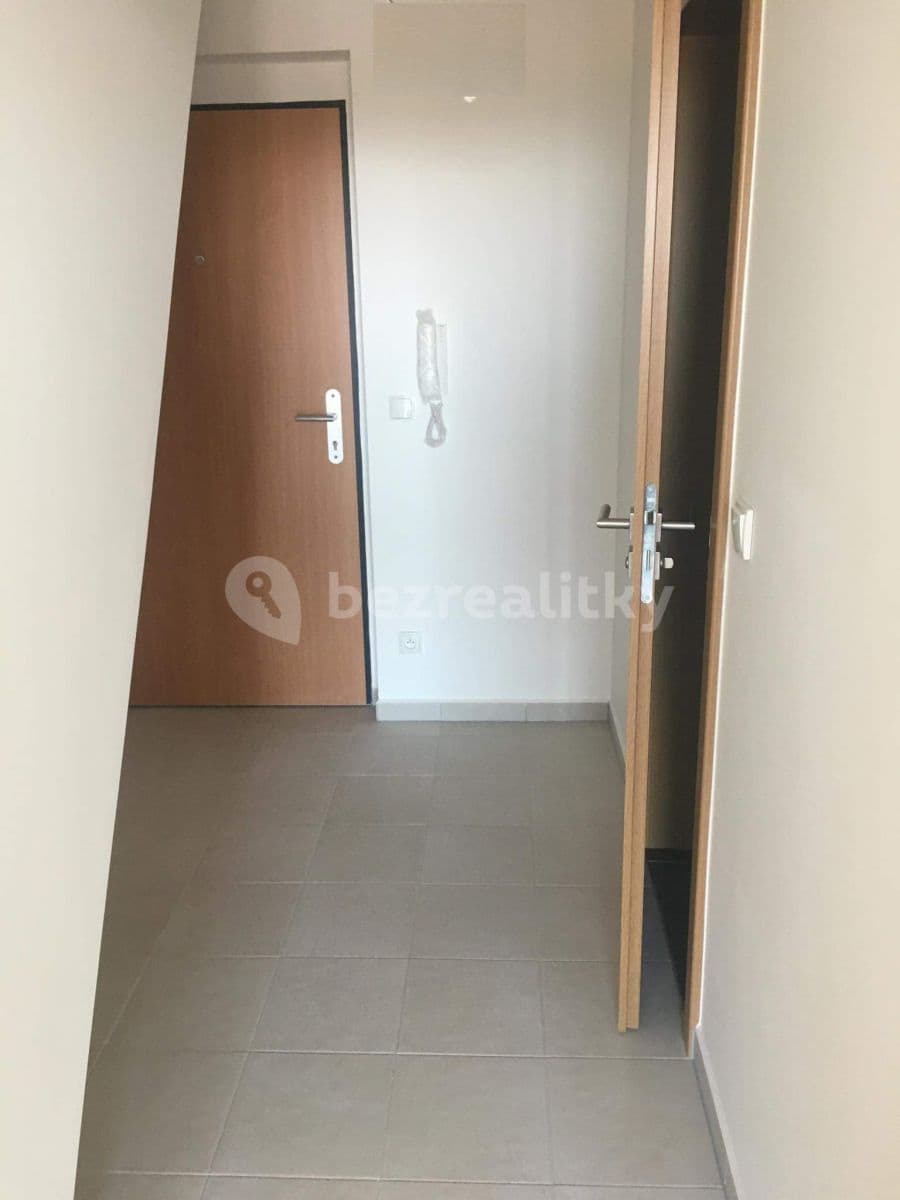 Prenájom bytu 2-izbový 54 m², Chýně, Středočeský kraj Prenájom bytu 2-izbový 54 m², Chýně, Středočeský kraj