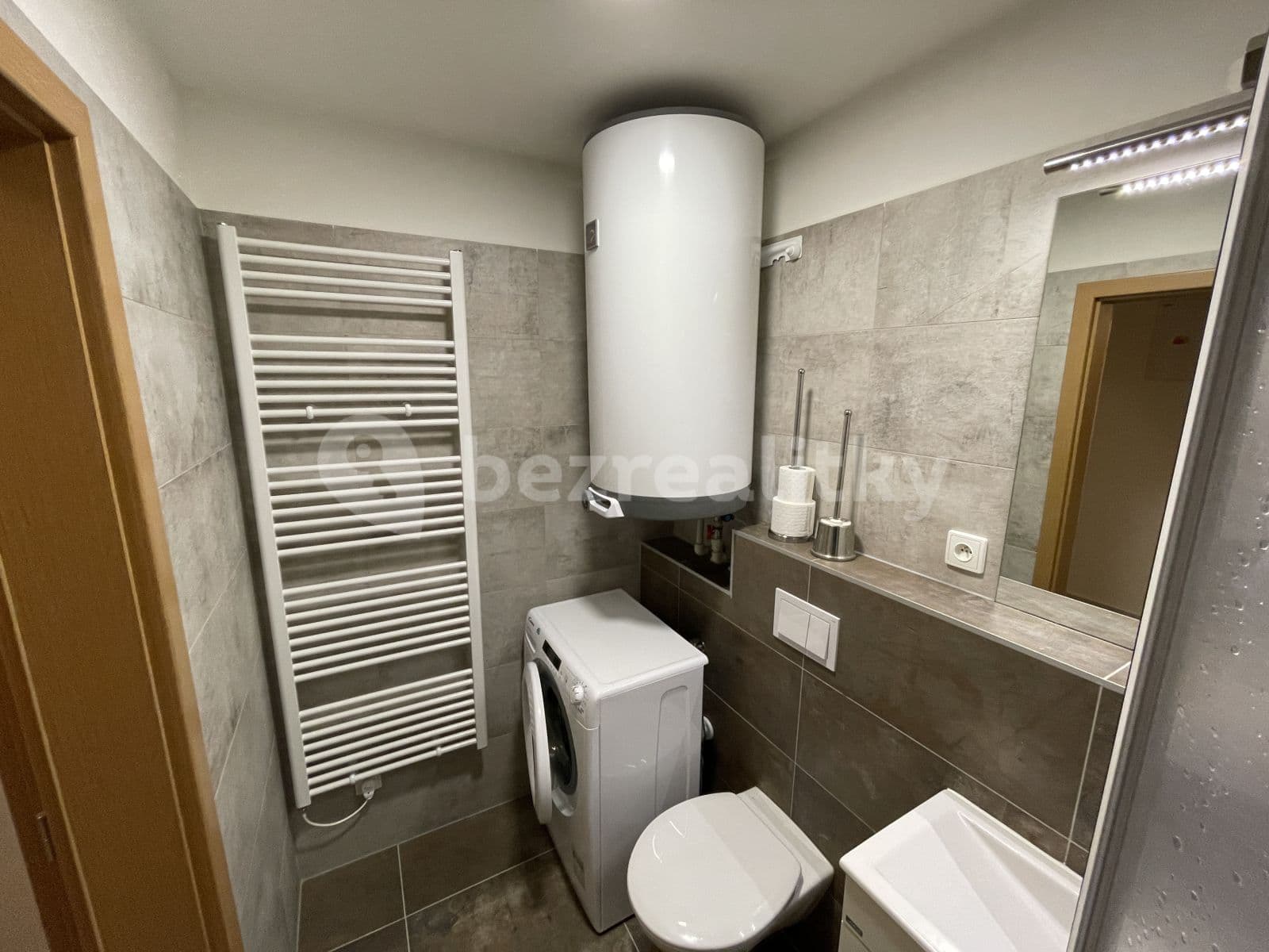 Prenájom bytu 2-izbový 54 m², Chýně, Středočeský kraj Prenájom bytu 2-izbový 54 m², Chýně, Středočeský kraj