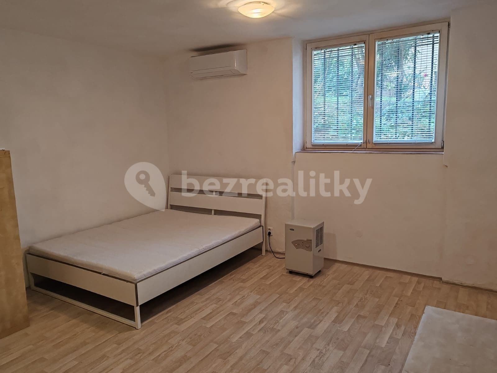 Prenájom bytu Garsoniéra 28 m², Na Dlouhém Lánu, Praha, Praha Prenájom bytu Garsoniéra 28 m², Na Dlouhém Lánu, Praha, Praha