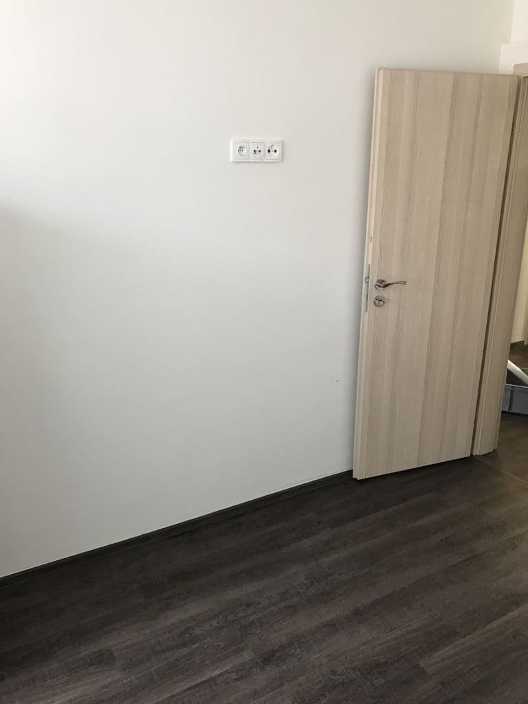 Prenájom bytu 4-izbový 75 m², Luhovská, Praha, Praha Prenájom bytu 4-izbový 75 m², Luhovská, Praha, Praha