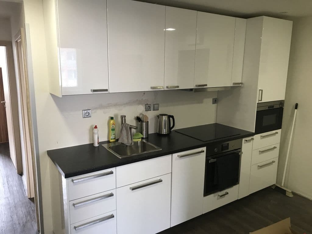 Prenájom bytu 4-izbový 75 m², Luhovská, Praha, Praha Prenájom bytu 4-izbový 75 m², Luhovská, Praha, Praha