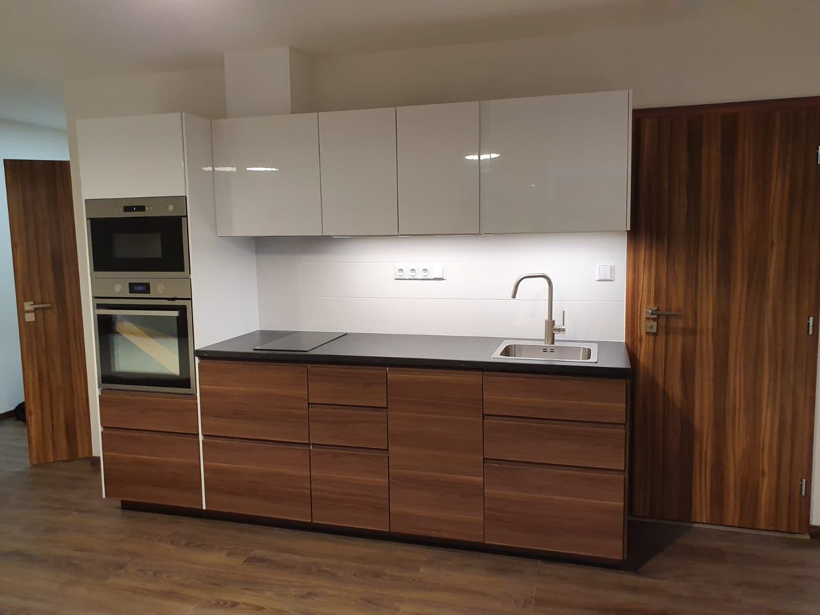 Prenájom bytu Garsoniéra 34 m², Ostravská, Praha, Praha Prenájom bytu Garsoniéra 34 m², Ostravská, Praha, Praha