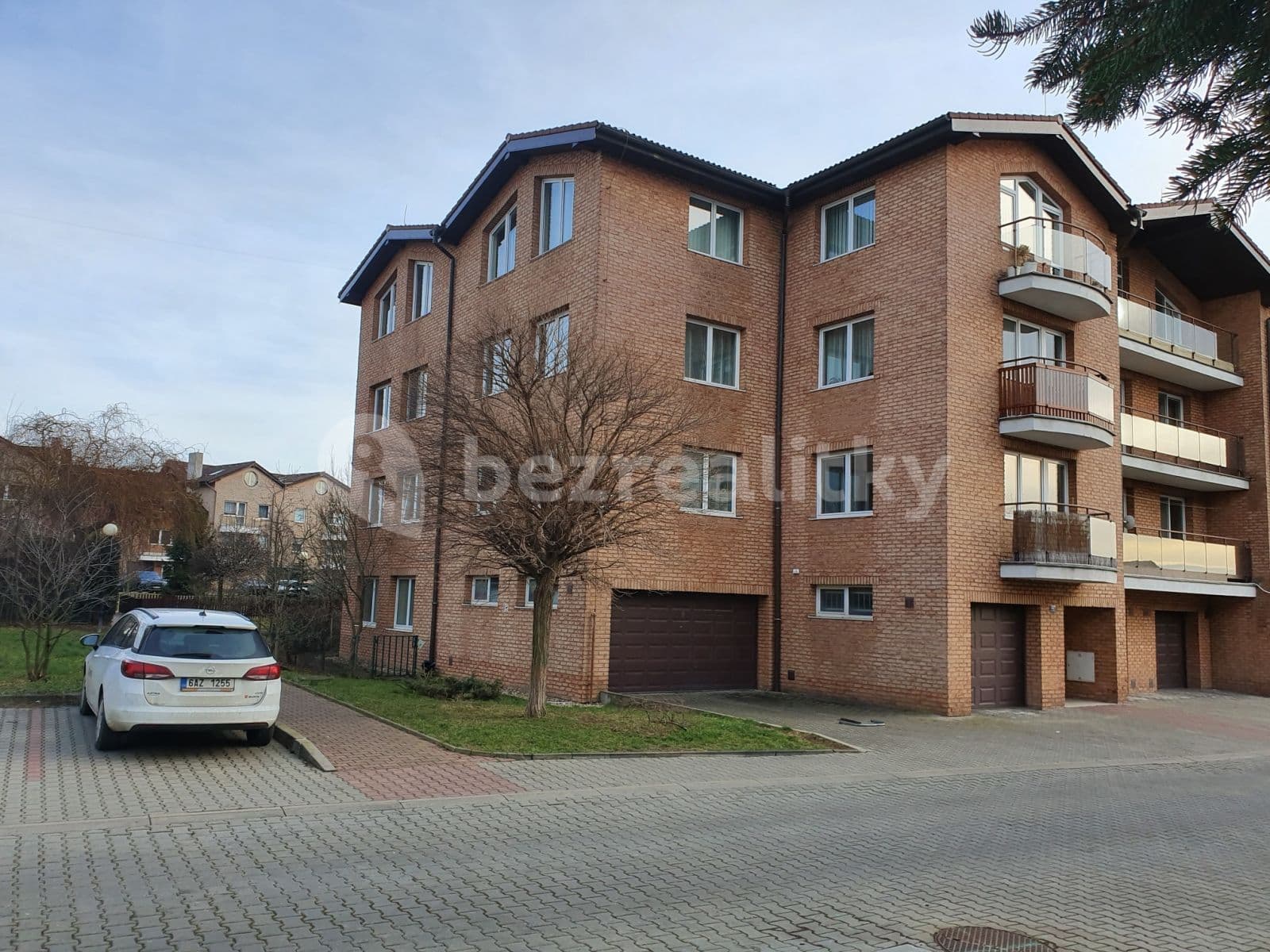 Prenájom bytu 3-izbový 83 m², Za Sídlištěm, Dolní Břežany, Středočeský kraj Prenájom bytu 3-izbový 83 m², Za Sídlištěm, Dolní Břežany, Středočeský kraj