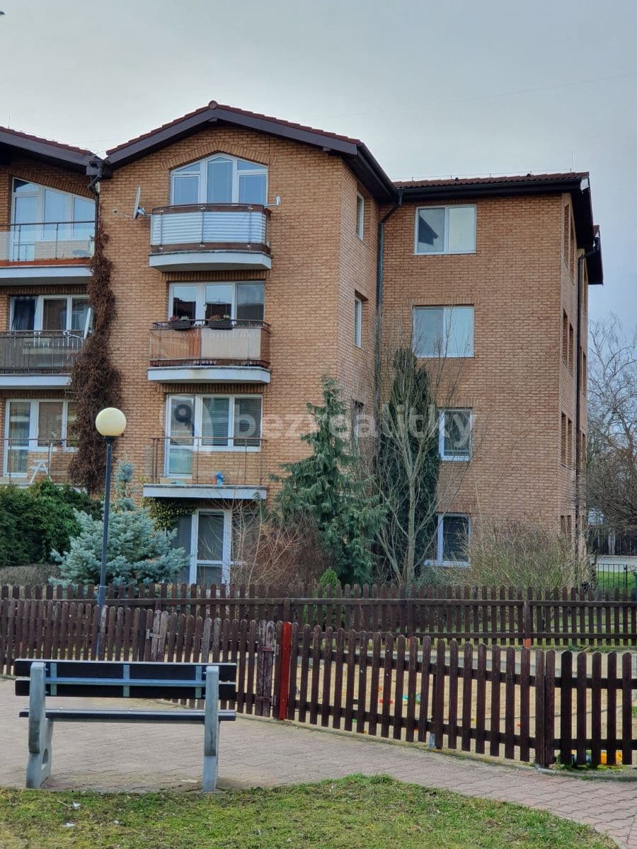 Prenájom bytu 3-izbový 83 m², Za Sídlištěm, Dolní Břežany, Středočeský kraj Prenájom bytu 3-izbový 83 m², Za Sídlištěm, Dolní Břežany, Středočeský kraj