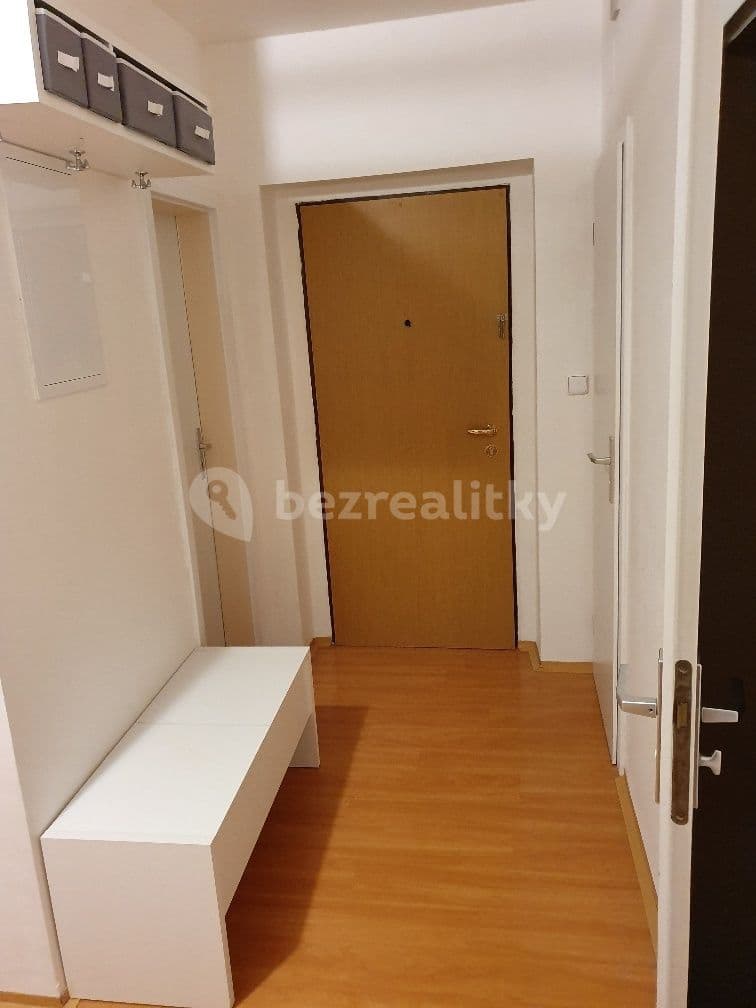 Prenájom bytu 3-izbový 83 m², Za Sídlištěm, Dolní Břežany, Středočeský kraj Prenájom bytu 3-izbový 83 m², Za Sídlištěm, Dolní Břežany, Středočeský kraj