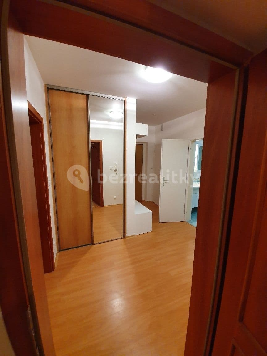 Prenájom bytu 3-izbový 83 m², Za Sídlištěm, Dolní Břežany, Středočeský kraj Prenájom bytu 3-izbový 83 m², Za Sídlištěm, Dolní Břežany, Středočeský kraj