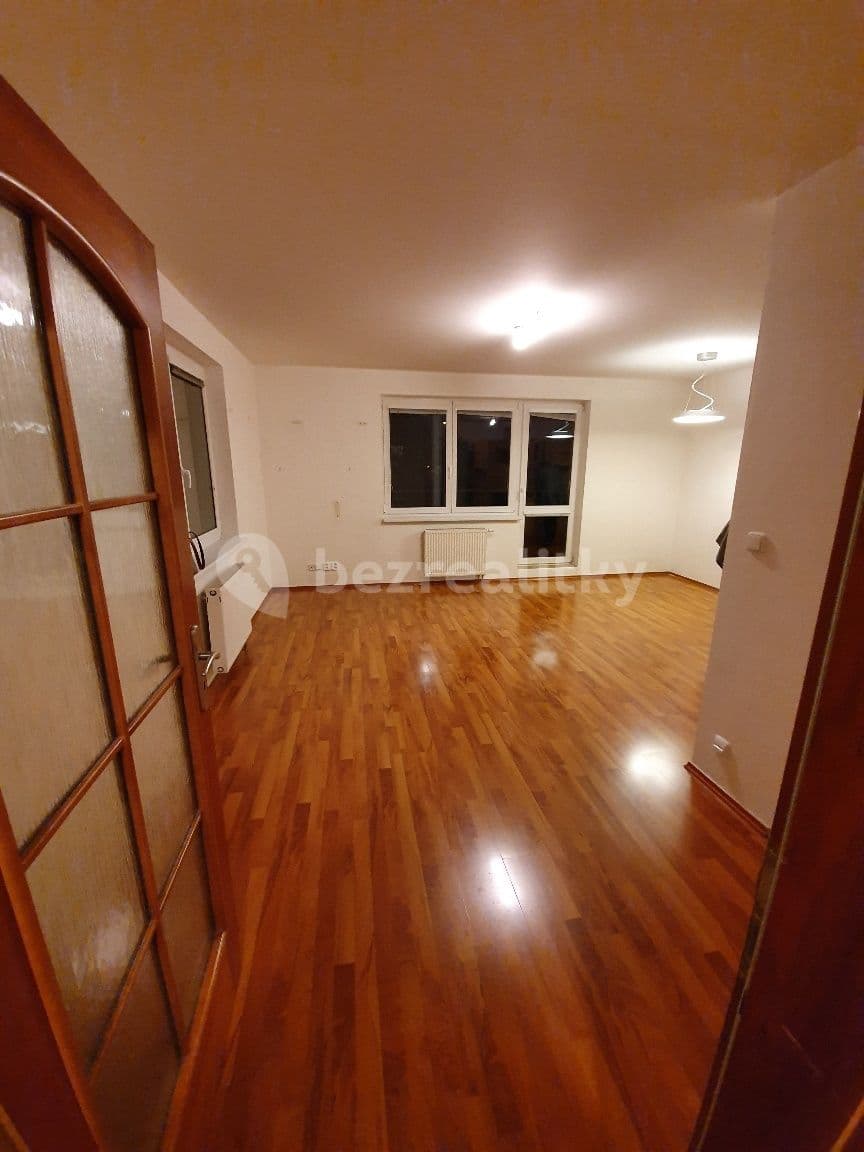 Prenájom bytu 3-izbový 83 m², Za Sídlištěm, Dolní Břežany, Středočeský kraj Prenájom bytu 3-izbový 83 m², Za Sídlištěm, Dolní Břežany, Středočeský kraj