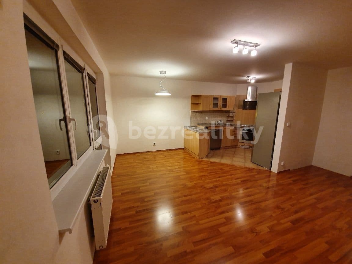 Prenájom bytu 3-izbový 83 m², Za Sídlištěm, Dolní Břežany, Středočeský kraj Prenájom bytu 3-izbový 83 m², Za Sídlištěm, Dolní Břežany, Středočeský kraj