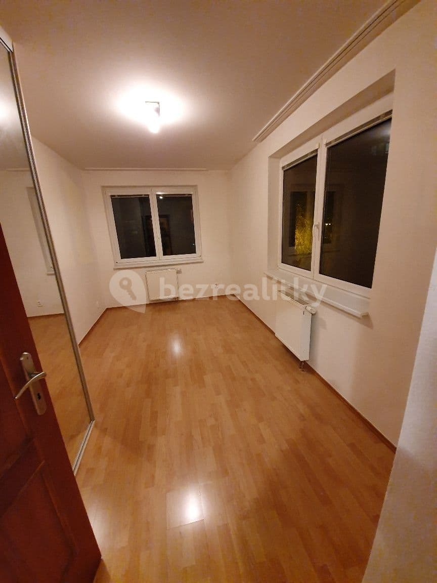 Prenájom bytu 3-izbový 83 m², Za Sídlištěm, Dolní Břežany, Středočeský kraj Prenájom bytu 3-izbový 83 m², Za Sídlištěm, Dolní Břežany, Středočeský kraj