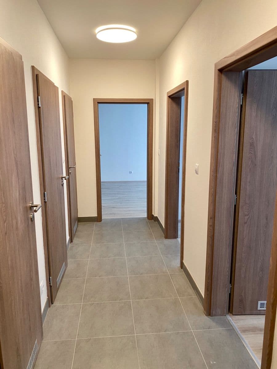 Prenájom bytu 3-izbový 75 m², Tupolevova, Praha, Praha Prenájom bytu 3-izbový 75 m², Tupolevova, Praha, Praha