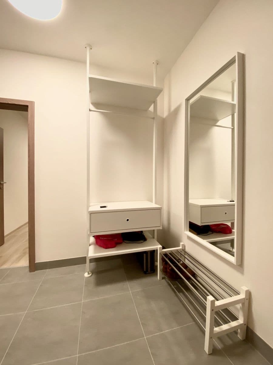 Prenájom bytu 3-izbový 75 m², Tupolevova, Praha, Praha Prenájom bytu 3-izbový 75 m², Tupolevova, Praha, Praha