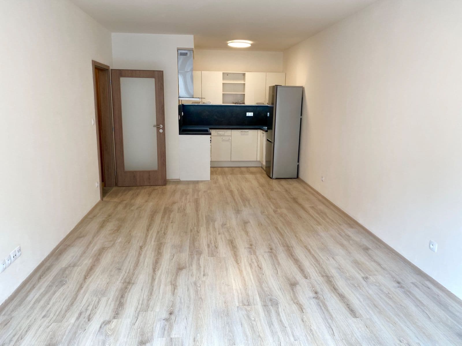 Prenájom bytu 3-izbový 75 m², Tupolevova, Praha, Praha Prenájom bytu 3-izbový 75 m², Tupolevova, Praha, Praha