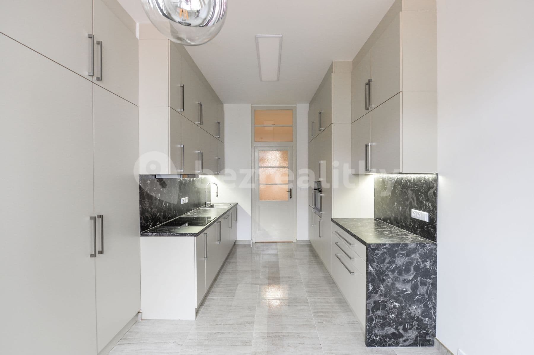 Prenájom bytu 3-izbový 103 m², Terronská, Praha, Praha Prenájom bytu 3-izbový 103 m², Terronská, Praha, Praha