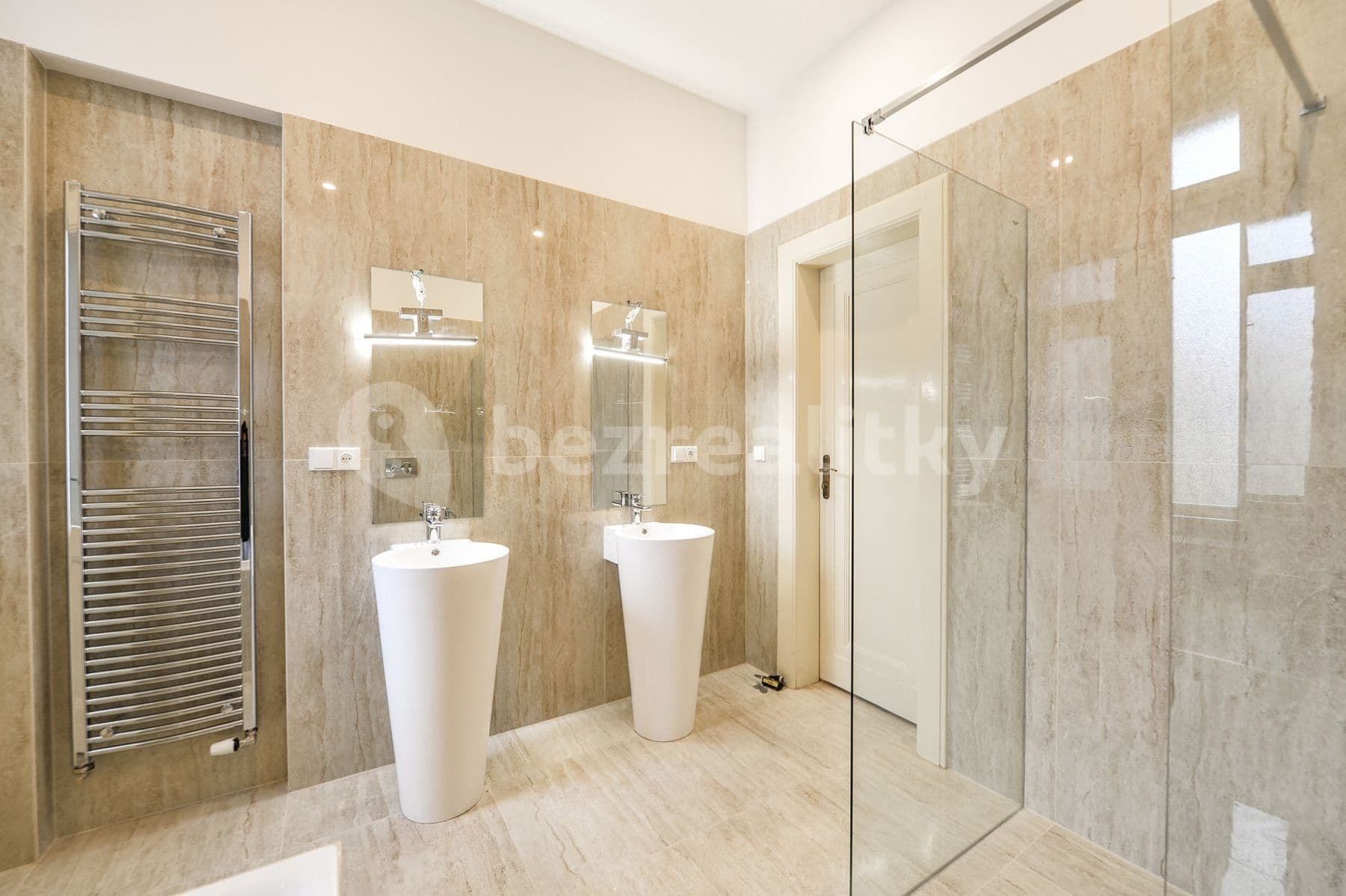 Prenájom bytu 3-izbový 103 m², Terronská, Praha, Praha Prenájom bytu 3-izbový 103 m², Terronská, Praha, Praha